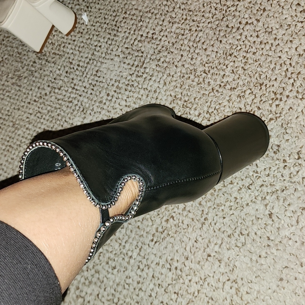 MADE IN ITALY MA&LO BLACK REAL LEATHER STUD TRIM BOOTIES EUC SIZE 40 - Picture 8 of 13